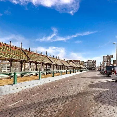 Hotel Close To The Seafront